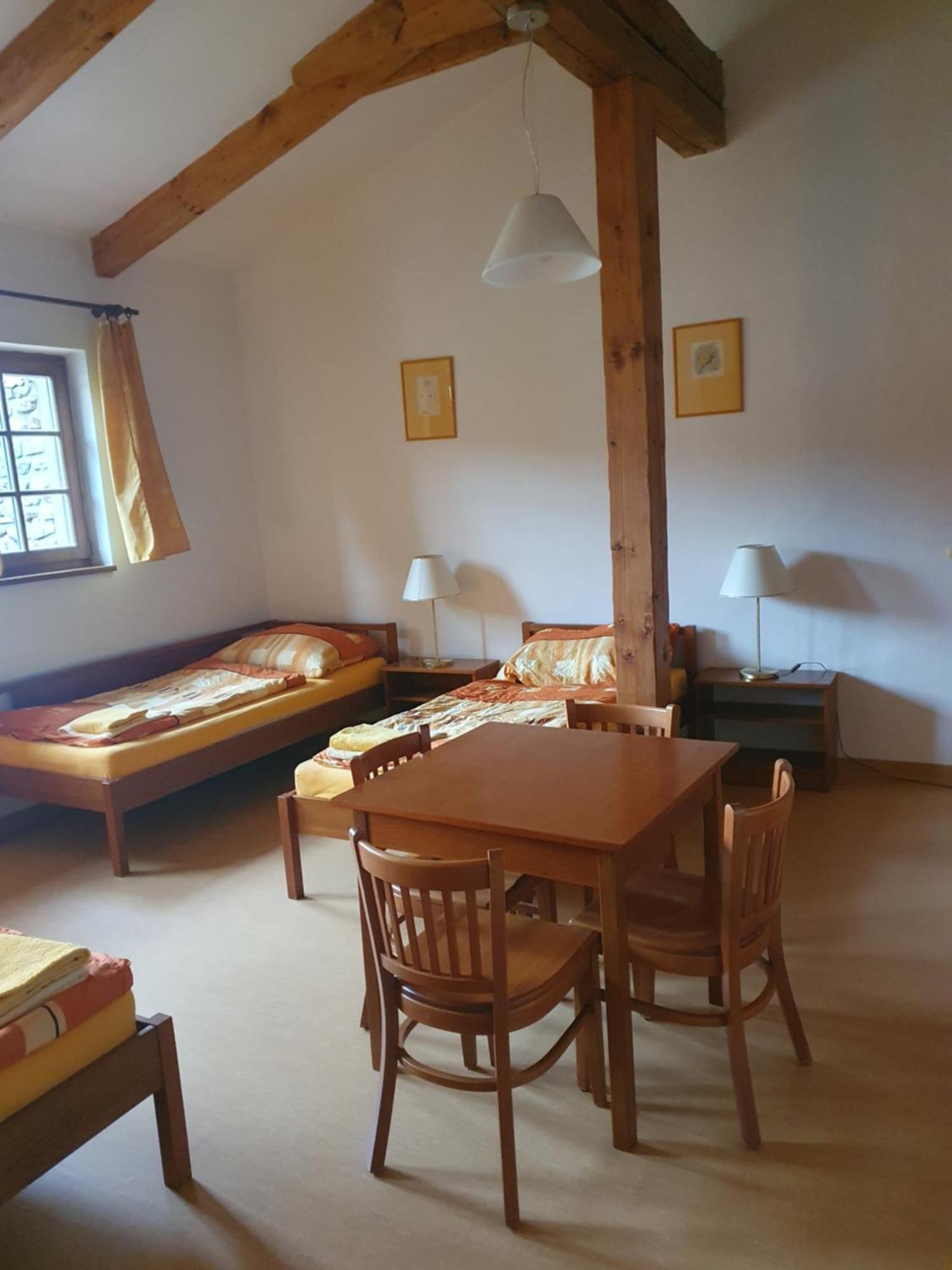 Hotelovy A Jezdecky Areal Dvur Krutenice 외부 사진