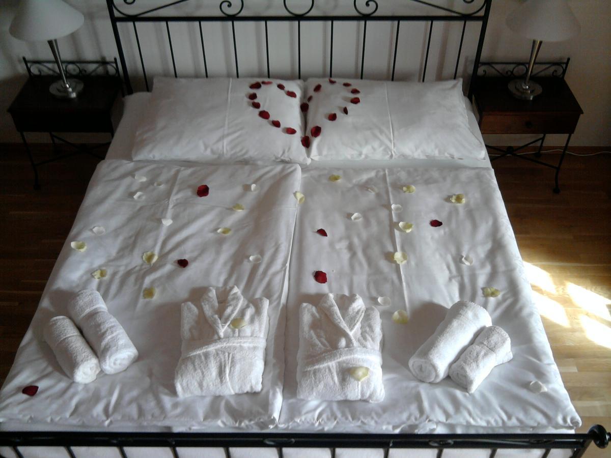 Hotelovy A Jezdecky Areal Dvur Krutenice 외부 사진